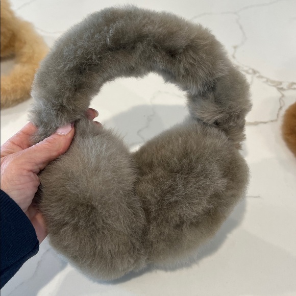100% alpaca fur Fluffy Earmuffs. Choose color - Picture 8 of 9